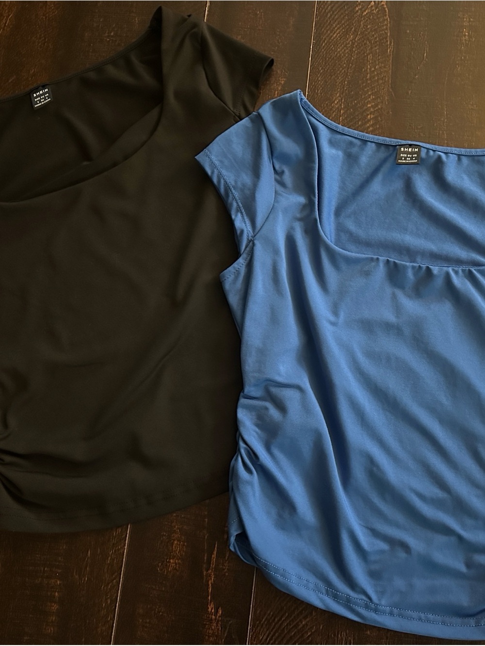 SHEIN Short Sleeve Scoop Neck Tops - Black & Blue